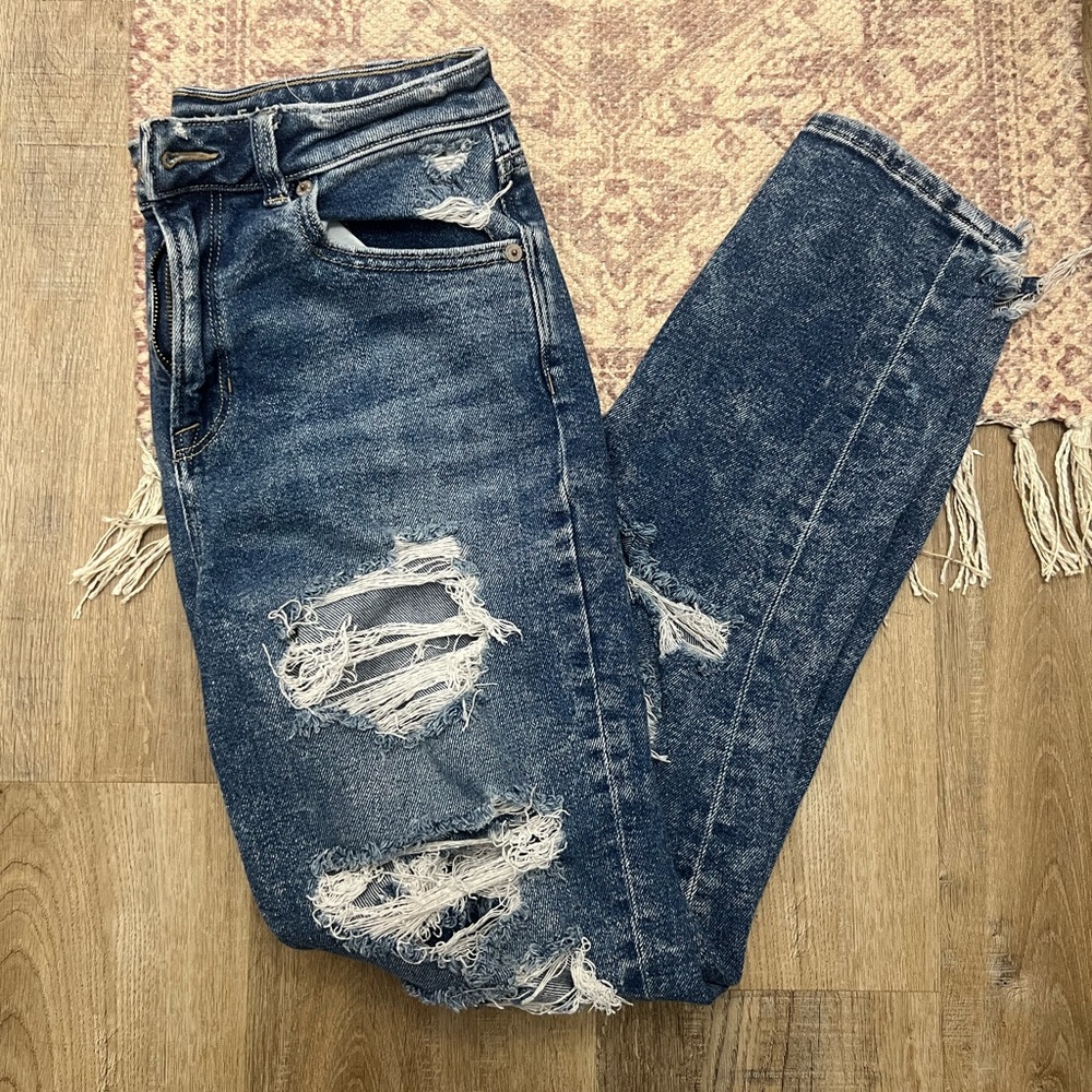 AMERICAN EAGLE MOM JEAN!